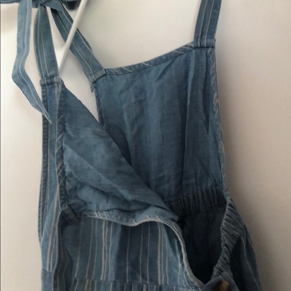 American Eagle Flowy Overalls - Picture 4 of 5